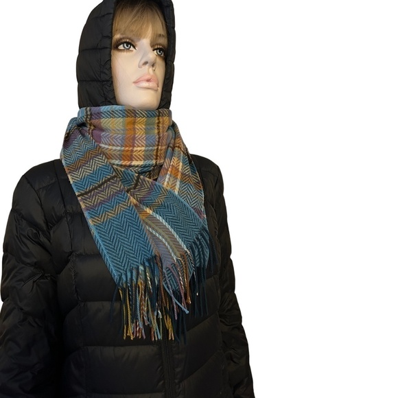 LORD & TAYLOR Fringed Scarf Wrap Shawl Tartan Plaid Large Made in Germany Unisex - Picture 3 of 11